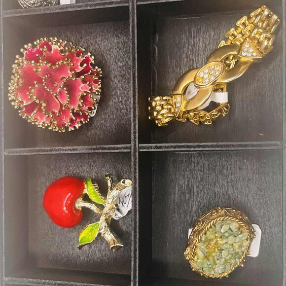 Vintage Gerry’s Enamel Berry Brooch — Red Fruit Pin, 1960s - Picture 1 of 8